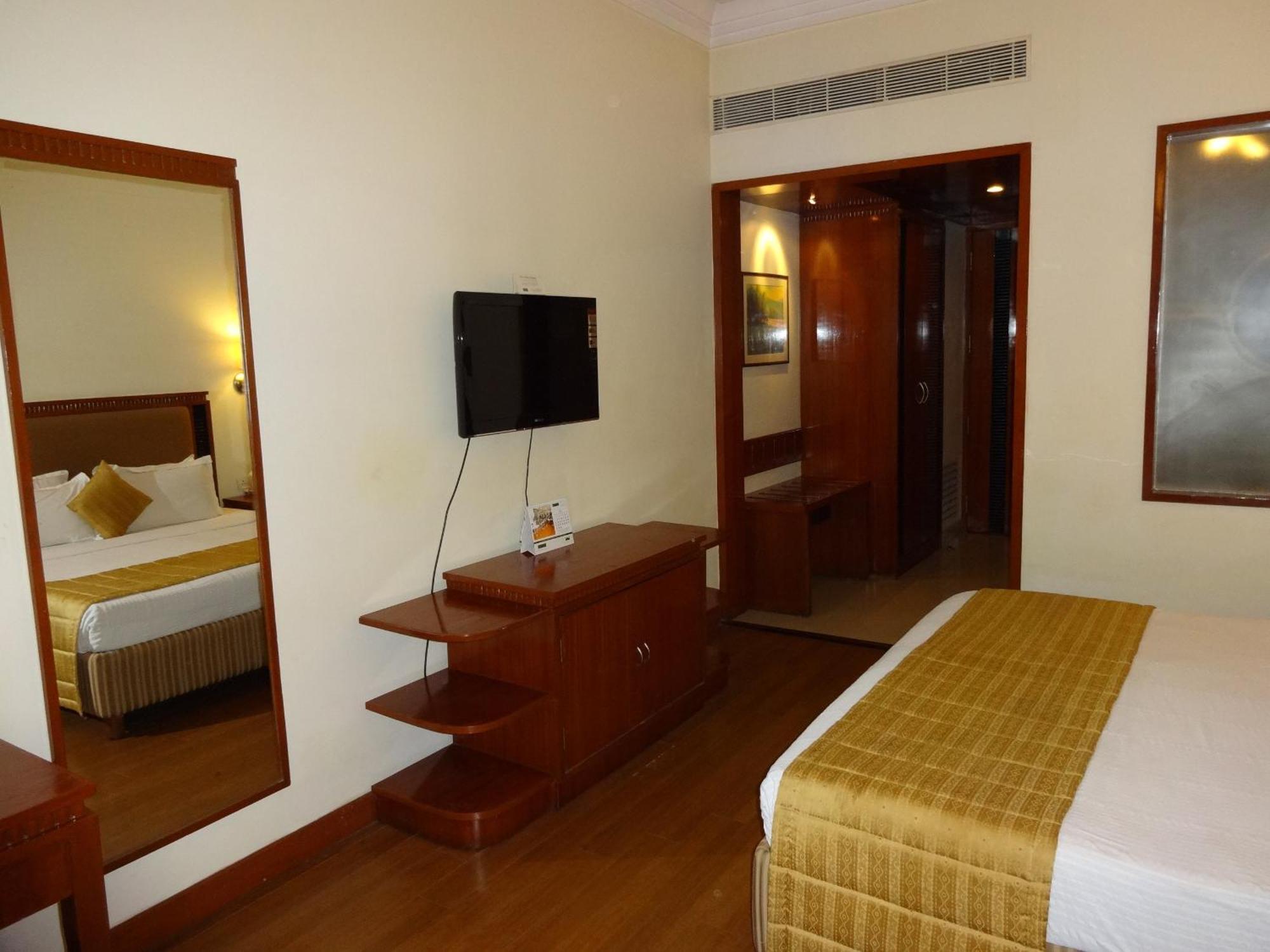 Royal Court Hotel Мадурай Стая снимка