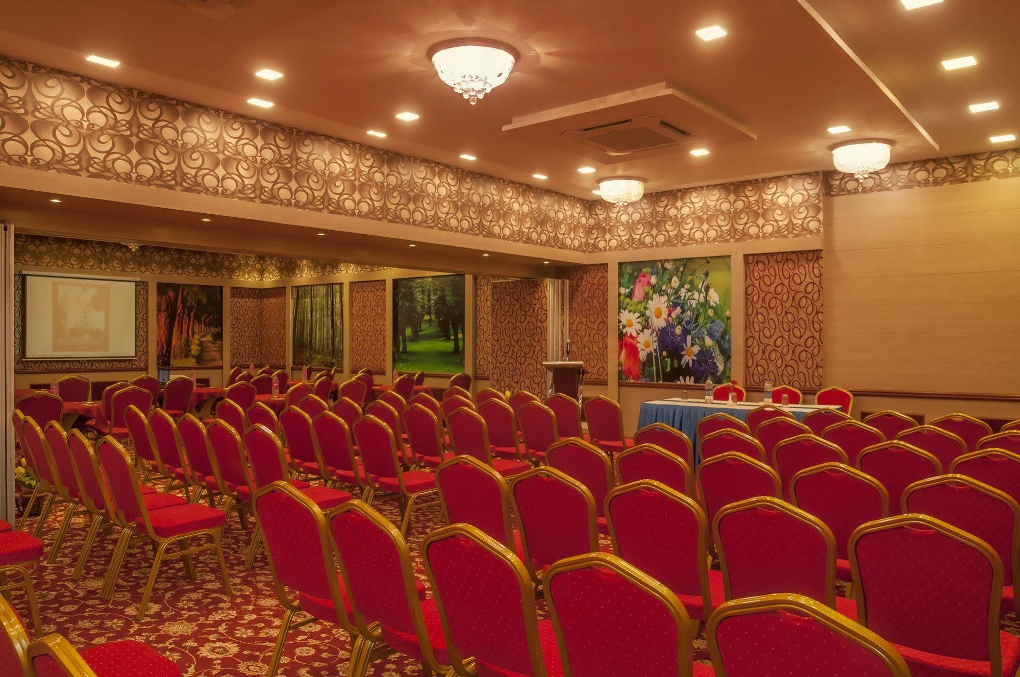 Royal Court Hotel Мадурай Екстериор снимка