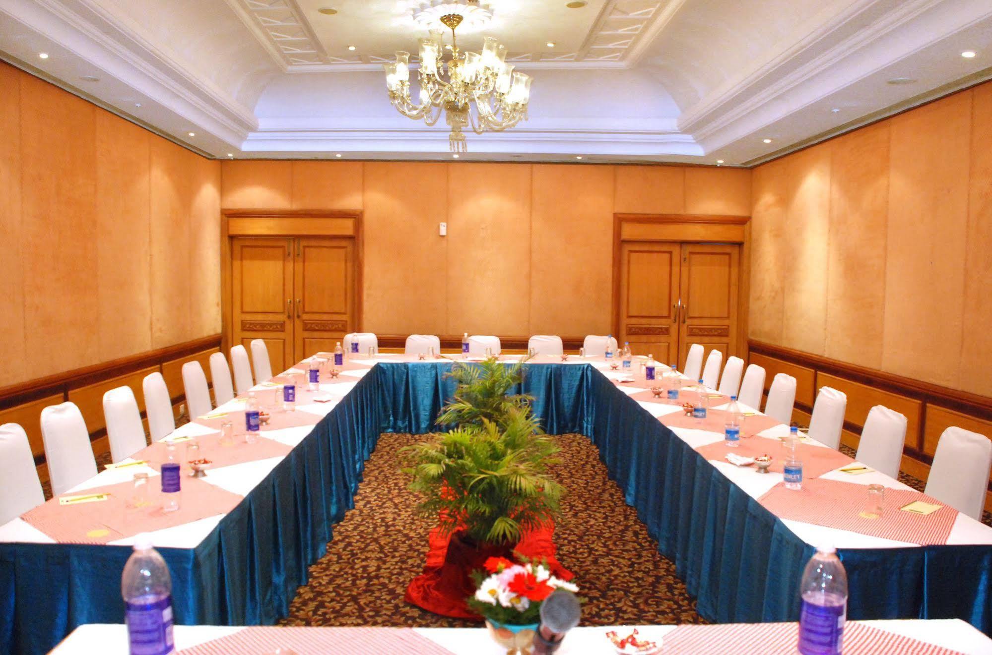 Royal Court Hotel Мадурай Екстериор снимка