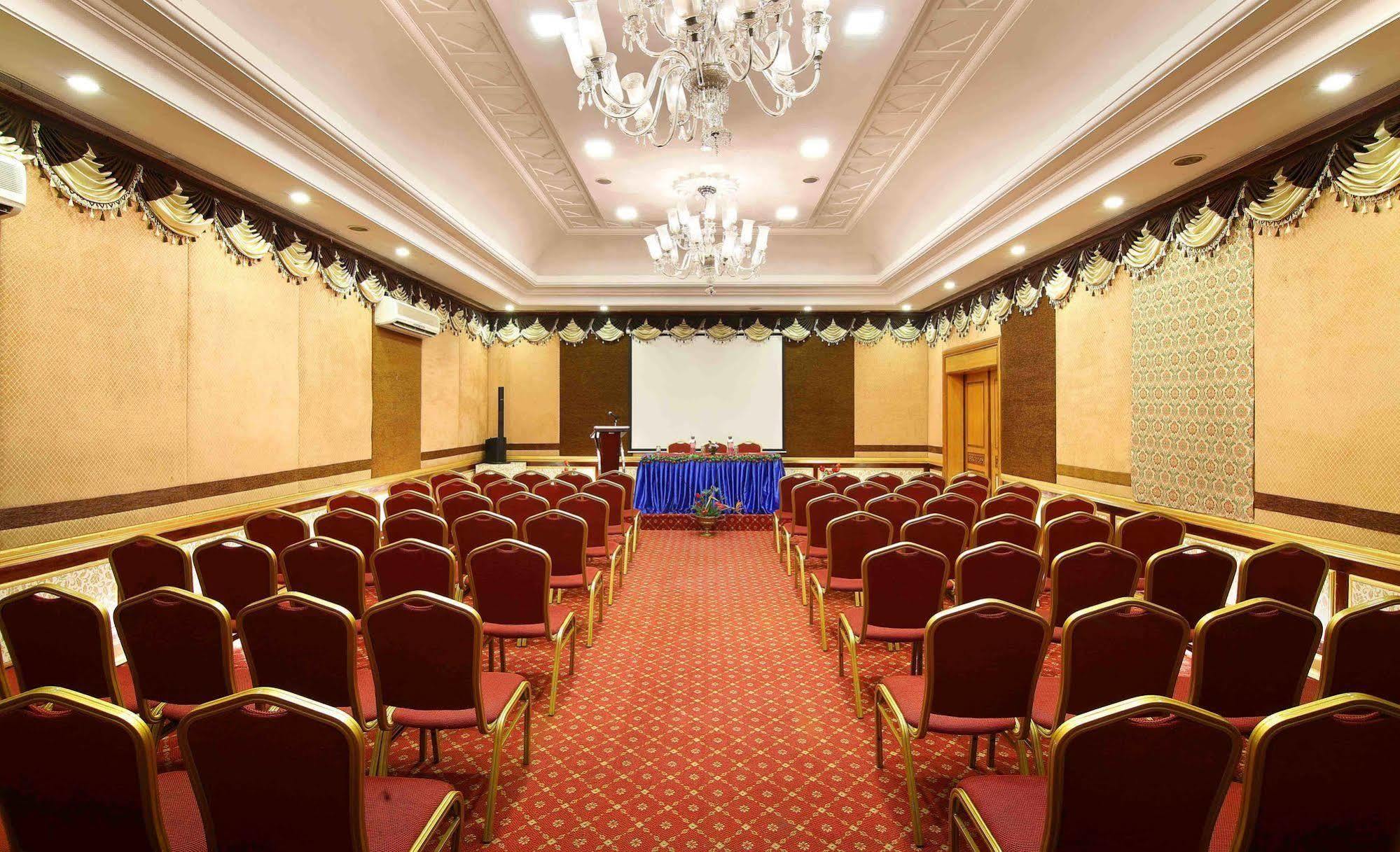 Royal Court Hotel Мадурай Екстериор снимка