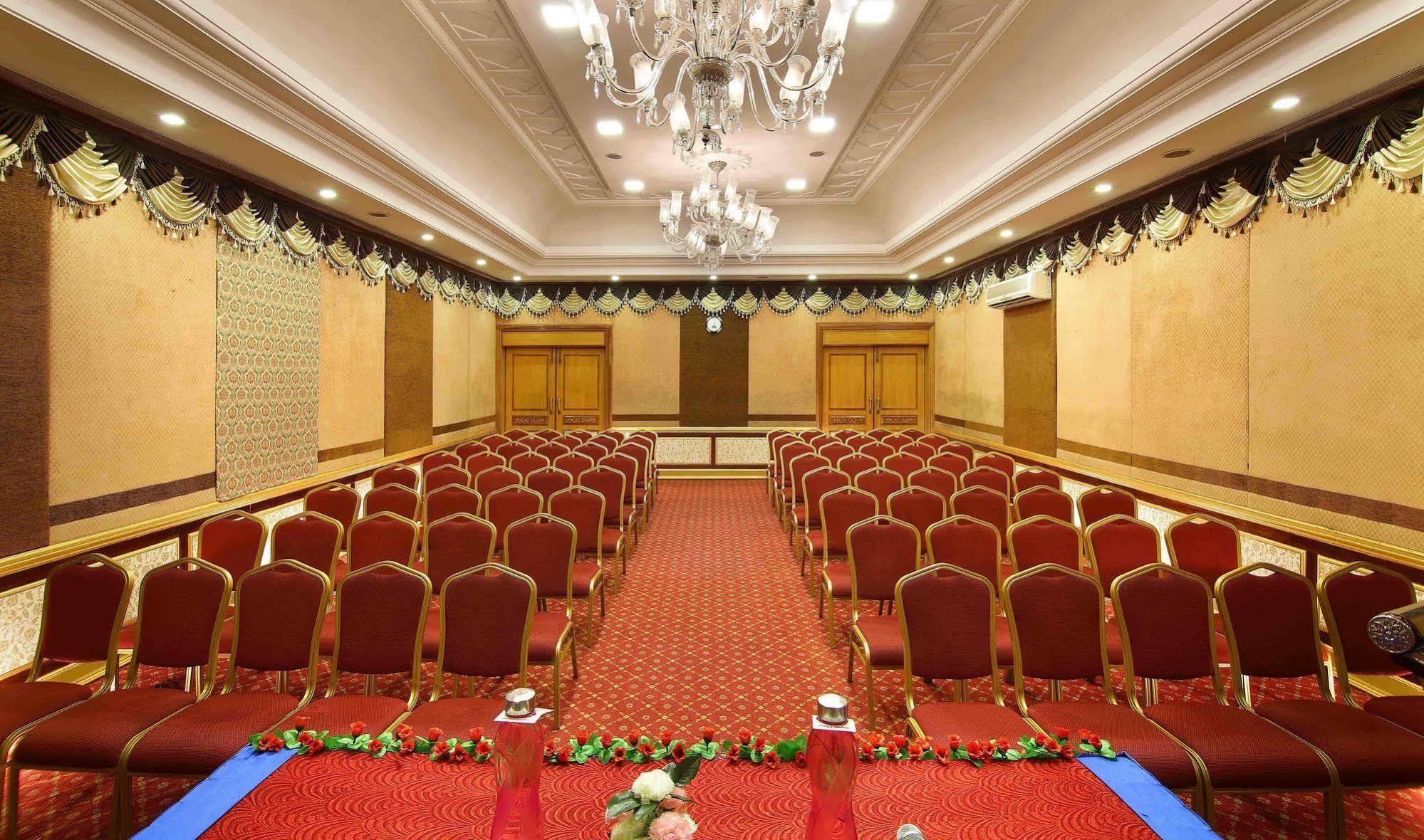 Royal Court Hotel Мадурай Екстериор снимка