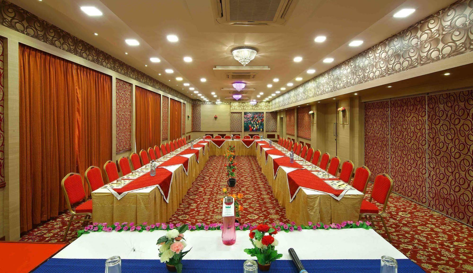 Royal Court Hotel Мадурай Екстериор снимка