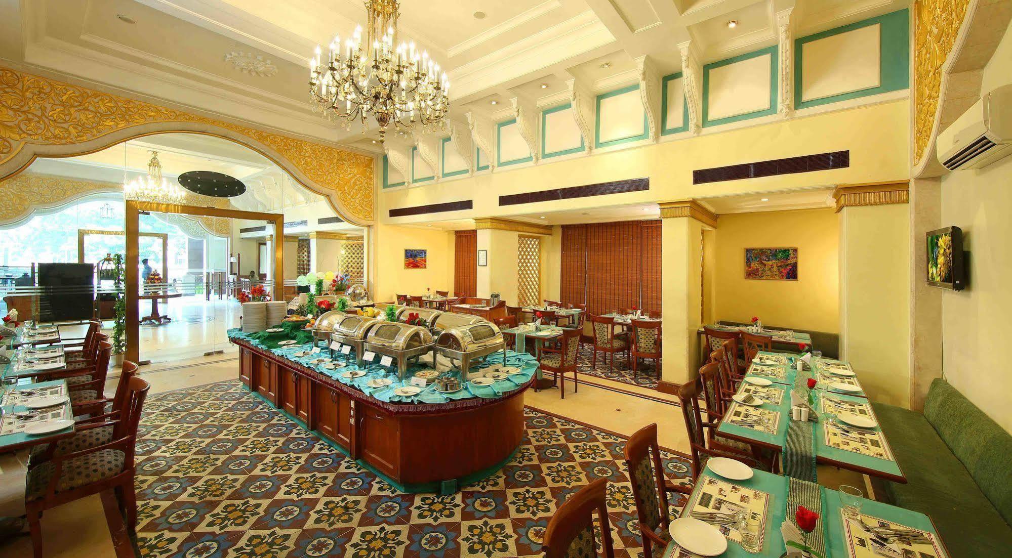 Royal Court Hotel Мадурай Екстериор снимка