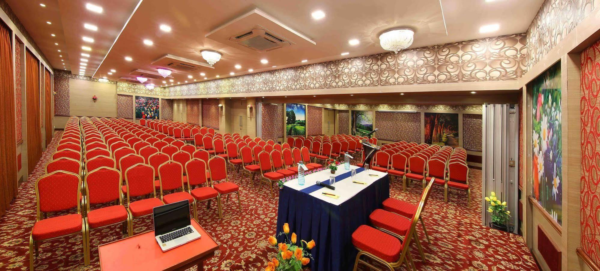 Royal Court Hotel Мадурай Екстериор снимка