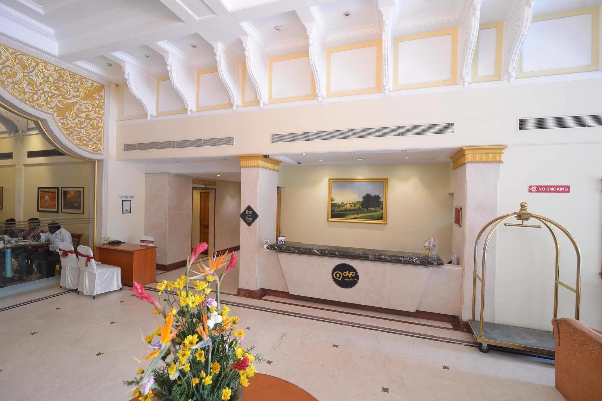 Royal Court Hotel Мадурай Екстериор снимка