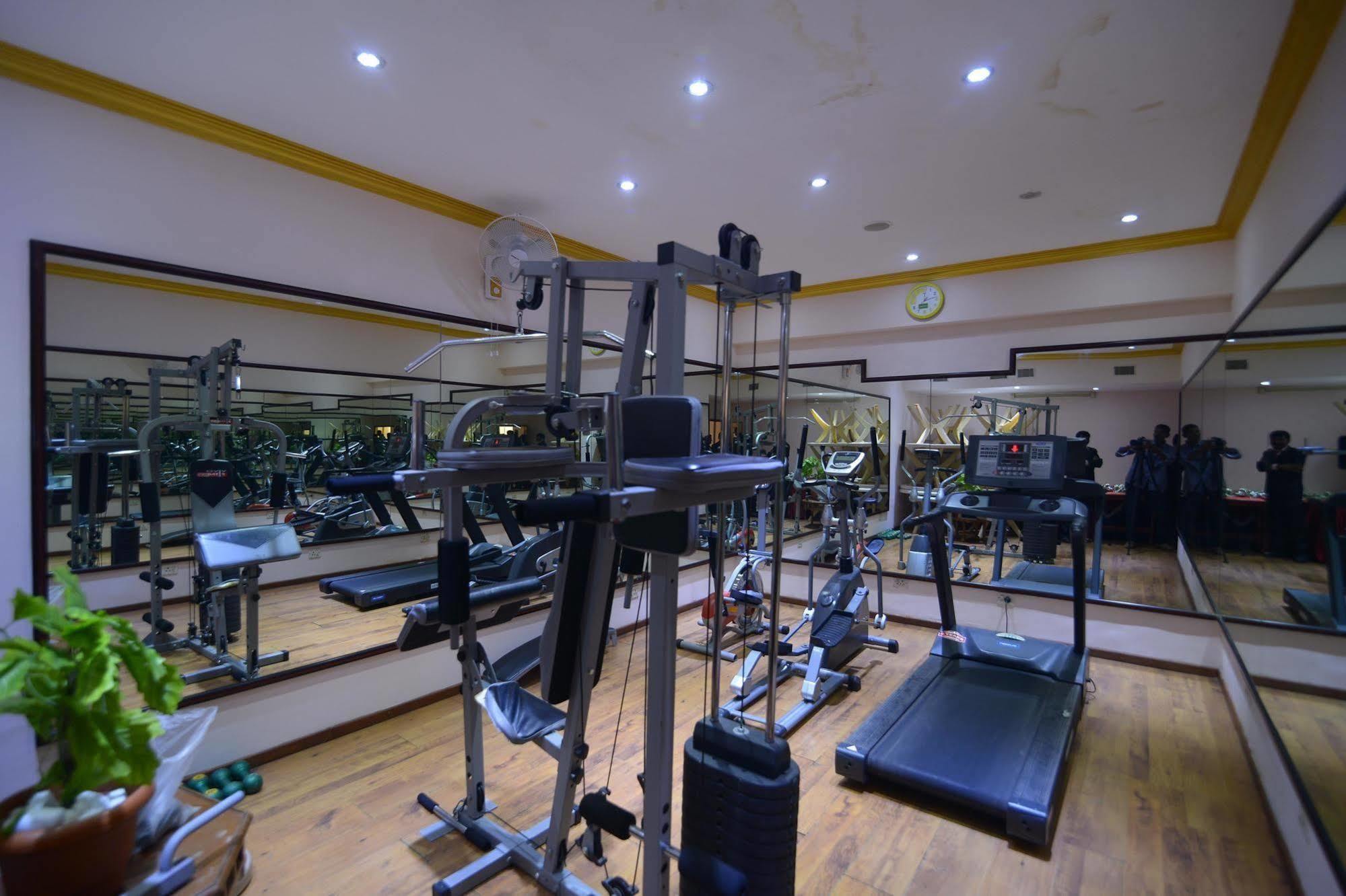 Royal Court Hotel Мадурай Екстериор снимка