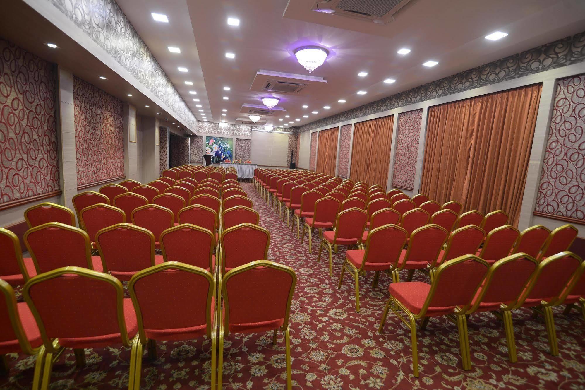 Royal Court Hotel Мадурай Екстериор снимка